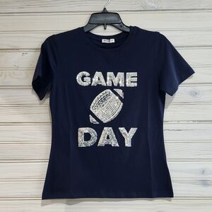 Women's Navy Game Day Tee Size Large but runs small. Why Dress